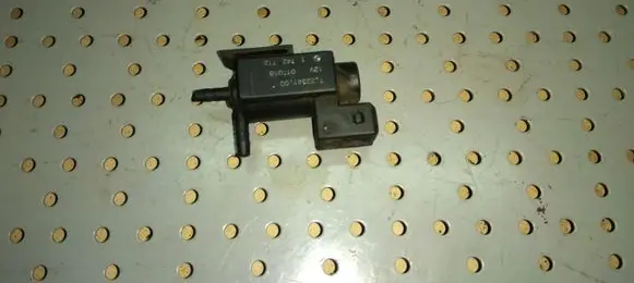BMW 3 E46 Vacuum valve 72234100 1742712 01T058