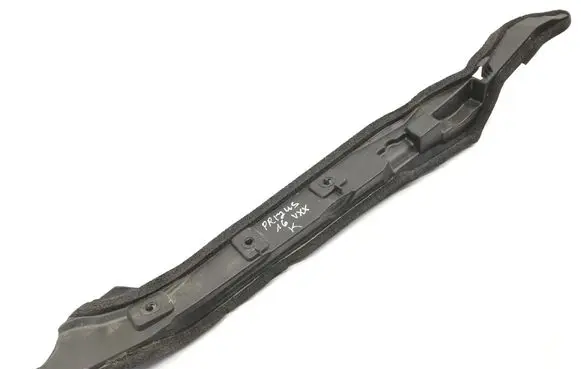 Fender trim (molding)
