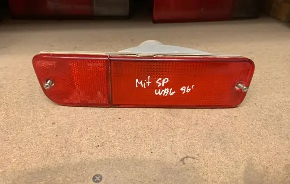 Mitsubishi Space Wagon Rear fog light 0168319