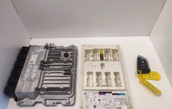 BMW 3 G20 G21 Engine ECU kit and lock set 5A46251 033266054 0261S1051N