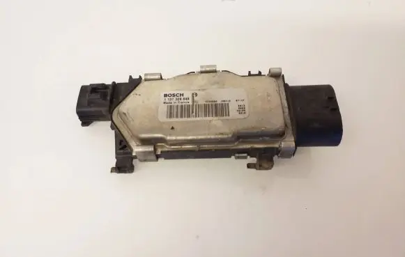 Mercedes-Benz B W246 W242 Coolant fan relay 1137328648