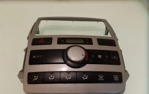Toyota Avensis Verso Climate control unit 5590044260 1464309615