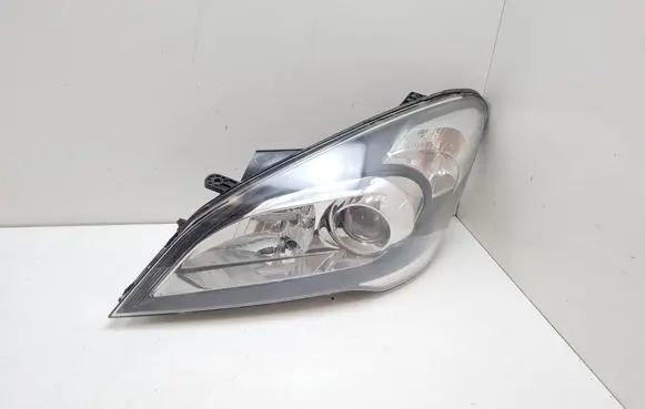 KIA Ceed Headlight/headlamp 921011H