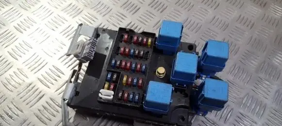 Nissan Micra Fuse box set 0208001