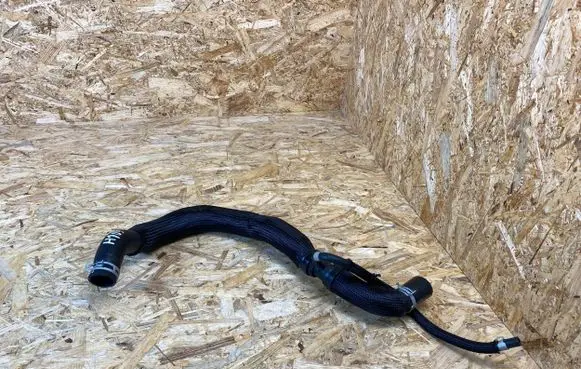 Nissan Qashqai J12 Engine coolant pipe/hose 215016UM0A