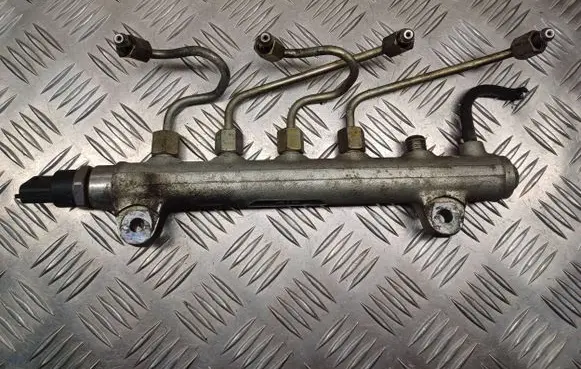 Fuel main line pipe