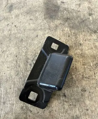 Renault Master III Sliding door middle rail 824766422R