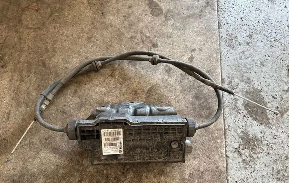 BMW X5M F85 Hand brake control module SW021000 13665010 B007415001A