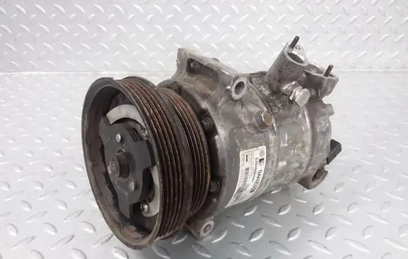 Volkswagen Jetta VI Air conditioning (A/C) compressor (pump) 1K0820808C