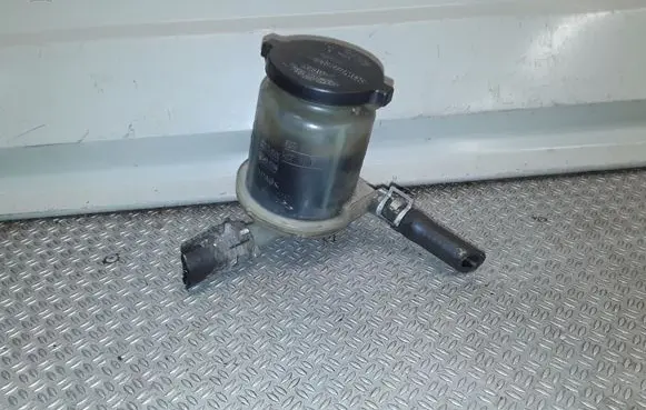Toyota RAV 4 (XA20) Power steering fluid tank/reservoir 