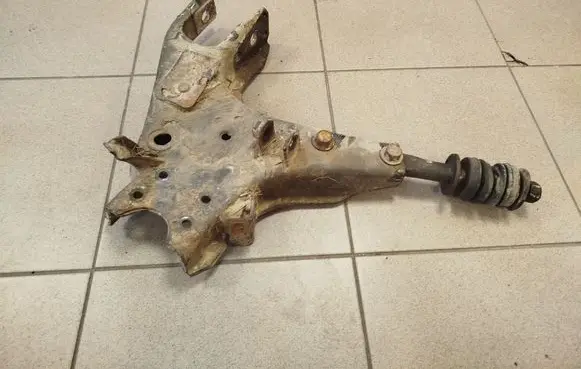 Nissan Terrano Front lower control arm/wishbone