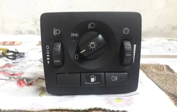 Volvo V50 Light switch 30739298