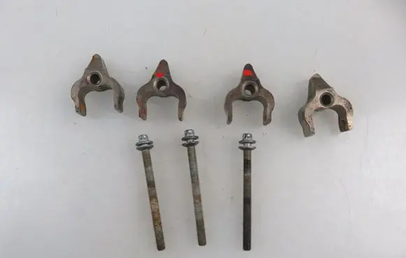 BMW 3 E90 E91 Fuel Injector clamp holder 