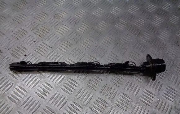 Volkswagen Golf V Fuel injector wires 038971803