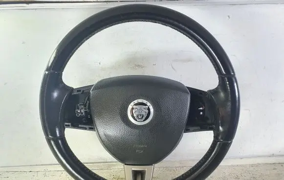 Jaguar XF Steering wheel 8X23ABLEG X1101690019 1015815J4202