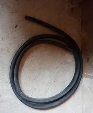 Ford Fiesta Rear door rubber seal (on body) 