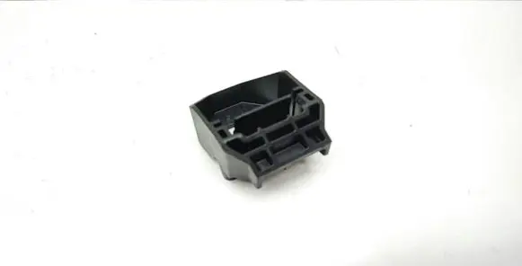 BMW 3 E90 E91 Radiator mount bracket 7807184