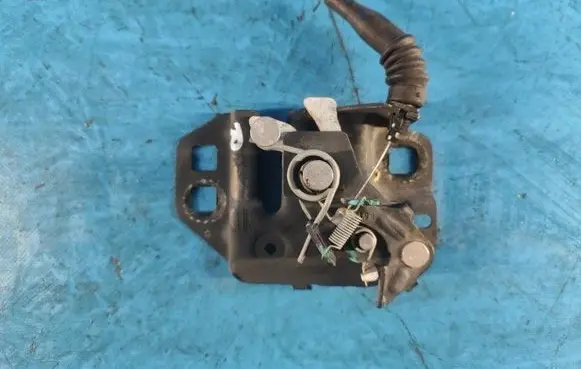 Ford Fusion II Engine bonnet/hood lock/catch DS7Z16700C