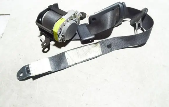Lexus IS 220D-250-350 Front seatbelt 0435028