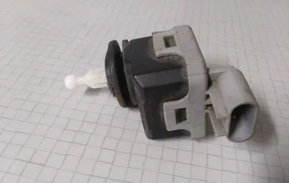 Opel Astra G Headlight level adjustment motor GM90590665