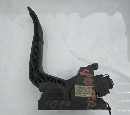 Mercedes-Benz Sprinter W901 W902 W903 W904 Accelerator throttle pedal 0281002335 A9013000404