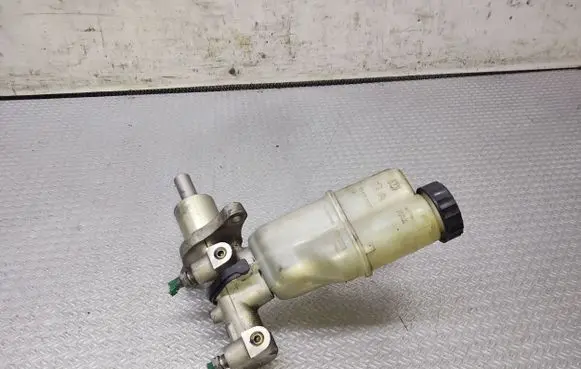 Peugeot 407 Master brake cylinder 9646980980