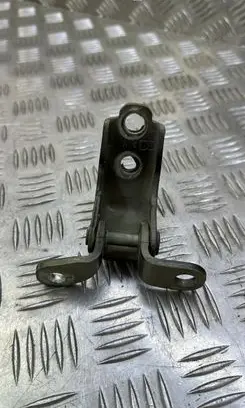 Honda CR-V Front door upper hinge 