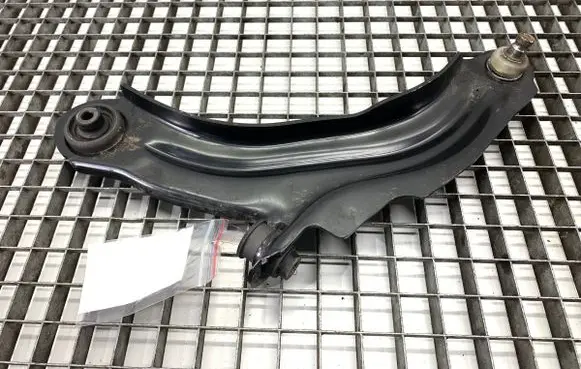 Renault Clio IV Front control arm 