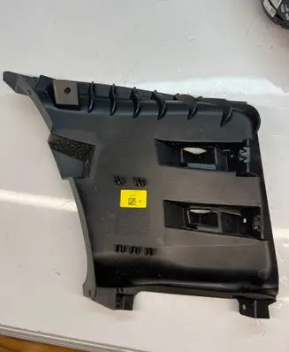 Land Rover Evoque II Front bumper mounting bracket K8D217E951DC