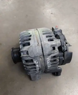 Opel Zafira A Generator/alternator 90561168 0124415005