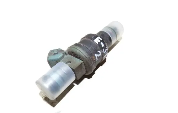 BMW 8 E31 Fuel injector 0280150715