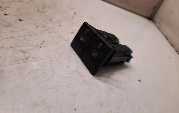 Ford Mondeo Mk III Windscreen/window heater switch 1S7T18K574AA