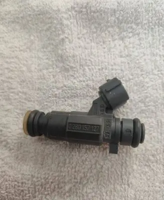 Peugeot 208 I Fuel injector 9676017480