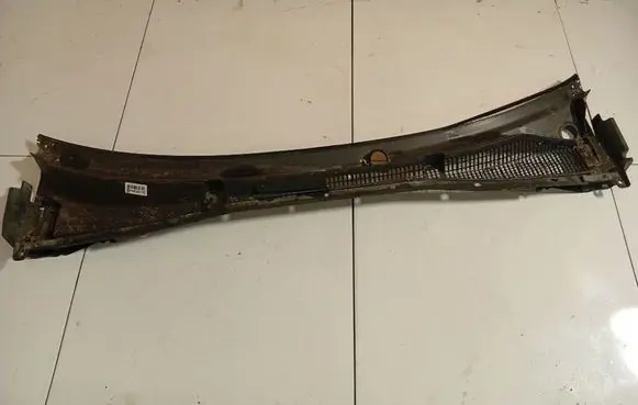 Subaru Legacy Wiper trim