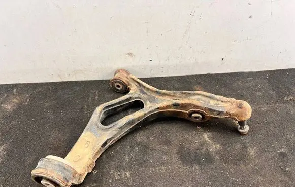 Audi Q7 4L Front lower control arm/wishbone 7L0402154C