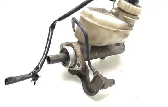 Toyota Avensis T220 Master brake cylinder 03350884211 03350884201