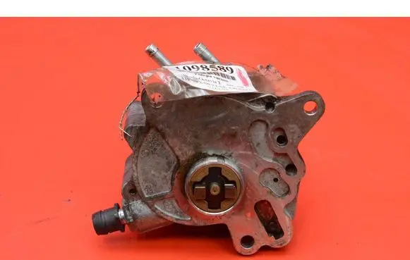 Skoda Octavia Mk2 (1Z) Vacuum pump 03G145209C