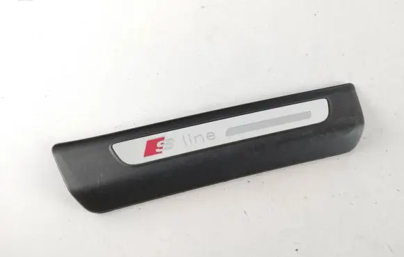 Audi Q7 4M Rear sill trim cover 4M0853376B