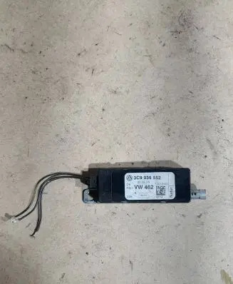 Volkswagen PASSAT B6 Antenna control unit 3C9035552 12012400