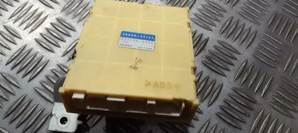 Toyota Avensis Verso Other control units/modules 8865044180