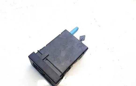 Volkswagen PASSAT B5.5 Seat heating switch 3B0963564D