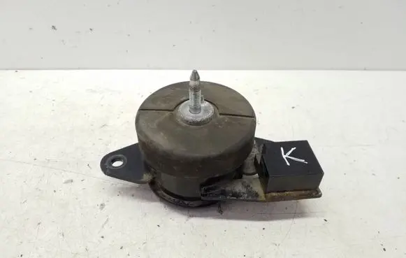 Nissan Leaf I (ZE0) Engine mount bracket
