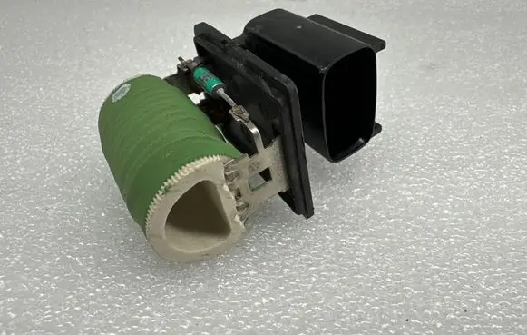 Ford Fiesta Coolant fan relay T74281A PA66GF30