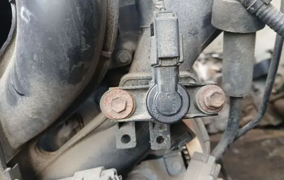 Ford C-MAX II Valve vacuum AU5A9G866EB