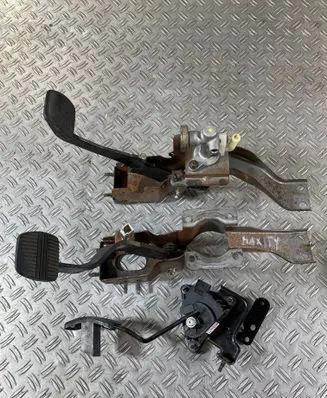 Renault Maxity Pedal assembly 