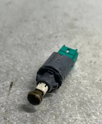 Opel Vivaro Clutch pedal sensor 8200168240
