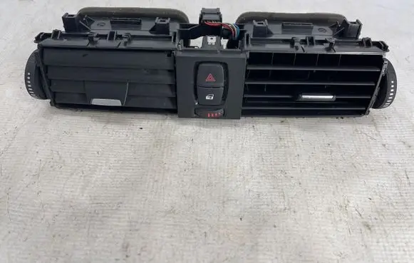 BMW 3 F30 F35 F31 Dash center air vent grill 9218552
