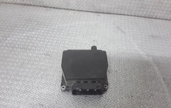 Volkswagen PASSAT B6 Valve vacuum 3C0906625