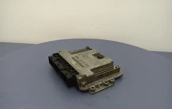 Renault Megane II Engine control unit/module ECU 8200527725