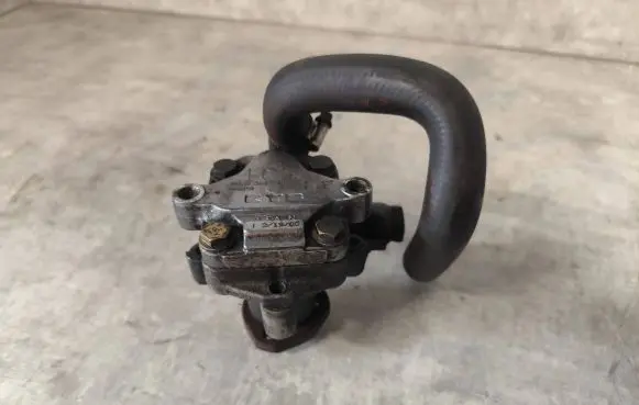 Volkswagen Sharan Power steering pump 3A674AA